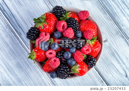 Bblackberries; raspberries; blueberries Bblackberries; raspberries; blueberries 23207433