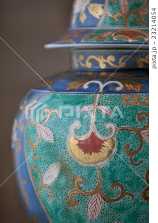 古伊万里の壺 23214054