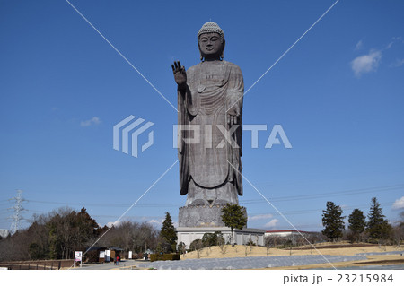 茨城県　世界一の青銅製立像　牛久大仏（うしくだいぶつ） 23215984