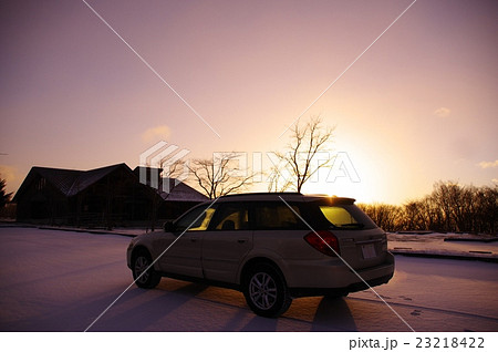 レガシィと早朝の山の駅 レガシィと早朝の山の駅 23218422