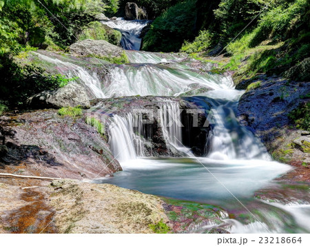 おしどり隠しの滝 23218664