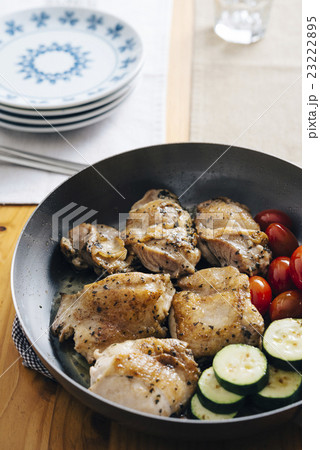 チキンのバジル焼き チキンのバジル焼き 23222895