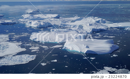 グリーンランドの氷山 23224870