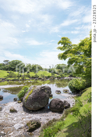 熊本地震で減水被災枯渇から復活した水前寺成趣園The Suizenji Jojuen Garden 23228525