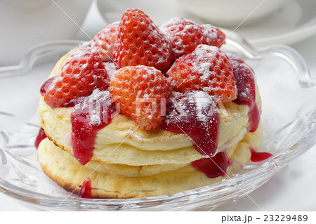イチゴパンケーキの写真素材