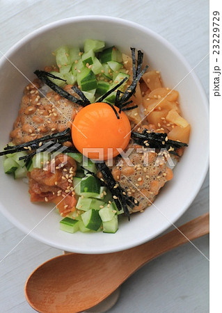 具沢山の納豆丼 おうちご飯 具沢山の納豆丼 おうちご飯 23229729