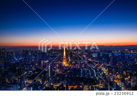 東京の夜明けの写真素材