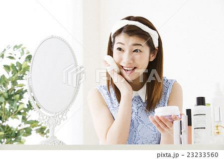 ビューティー 女性 スキンケア メイク 化粧 ビューティ 若い女性 美容 ボディケア ビューティー 女性 スキンケア メイク 化粧 ビューティ 若い女性 美容 ボディケア 23233560