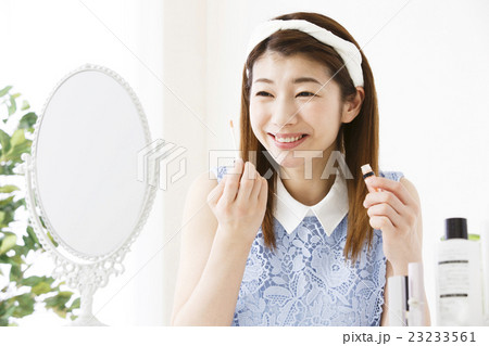 ビューティー 女性 スキンケア メイク 化粧 ビューティ 若い女性 美容 ボディケア ビューティー 女性 スキンケア メイク 化粧 ビューティ 若い女性 美容 ボディケア 23233561