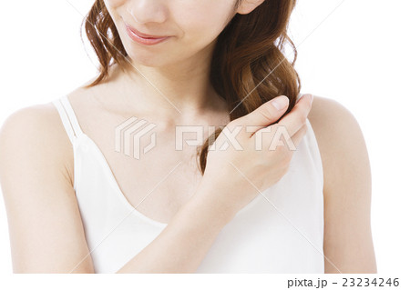 ビューティー　ヘアケア　女性　ビューティ　若い女性　美容　ボディケア 23234246