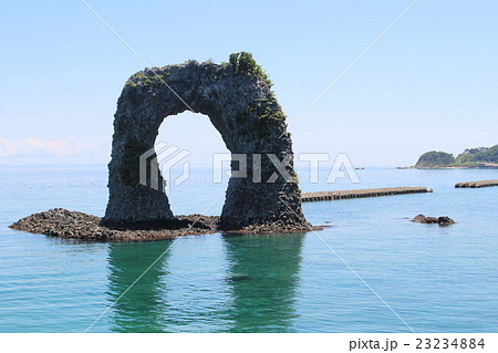 神秘の浮島　奥尻島　鍋釣岩　北海道 23234884