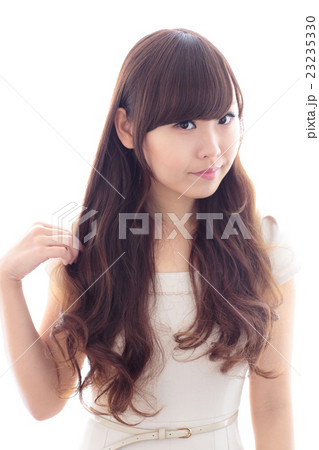 若い女性 ヘアスタイル 若い女性 ヘアスタイル 23235330