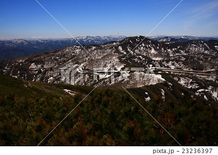 両古美山から見る残雪の山並み 両古美山から見る残雪の山並み 23236397