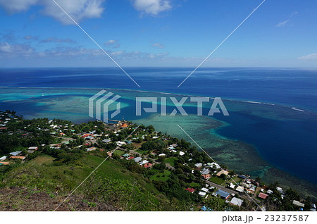 モーレア島のマジックマウンテンからの景色 23237587