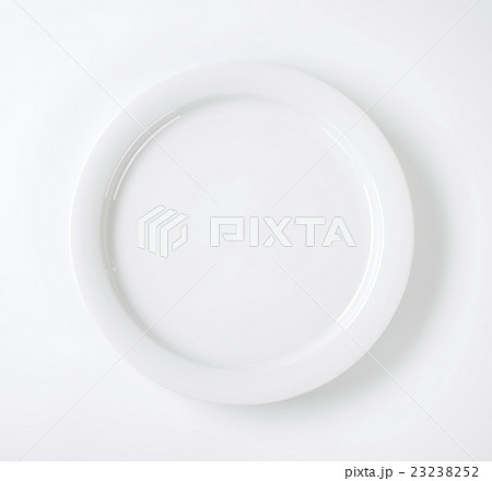 Round porcelain plate 23238252