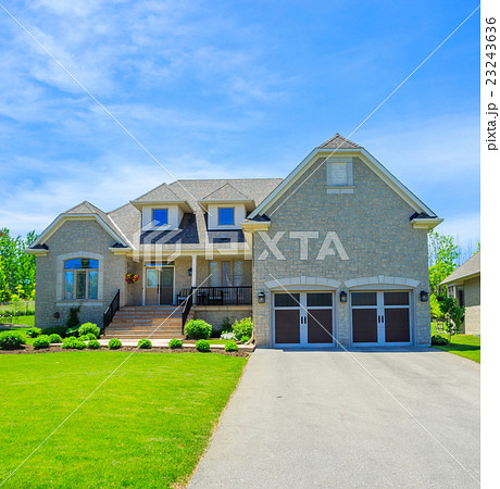 Custom built luxury house in the suburbs of 23243636