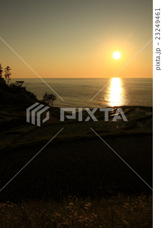 白米千枚田の夕日 白米千枚田の夕日 23249461