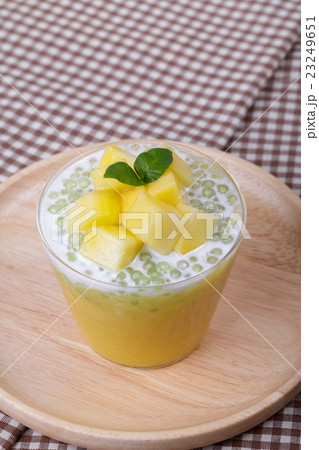 Thai dessert of tapioca pearls pudding with mango Thai dessert of tapioca pearls pudding with mango 23249651
