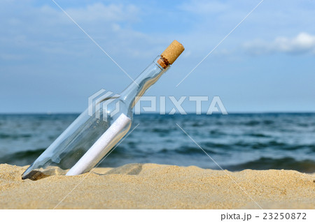 Message in the bottle from ocean 23250872