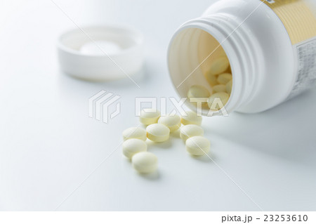 サプリメントをとる サプリメントをとる 23253610