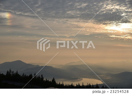 彩雲と山中湖５ 23254528