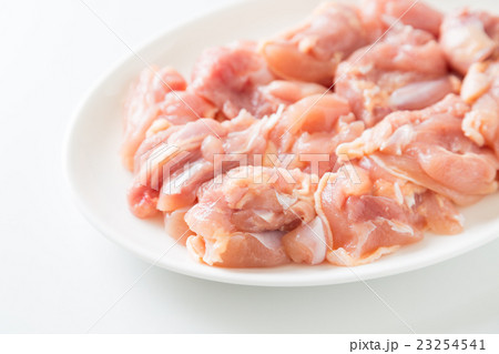 鶏もも肉　白バック 23254541