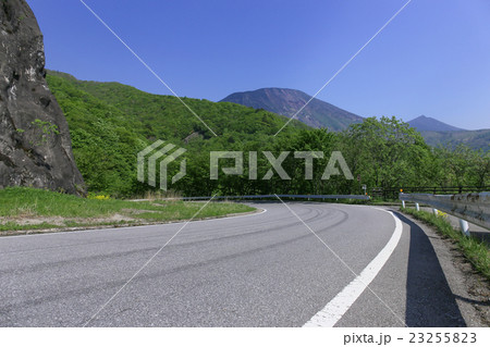 栃木県日光市 いろは坂と男体山_5月 栃木県日光市 いろは坂と男体山_5月 23255823