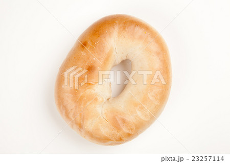 Bagels on white background Bagels on white background 23257114
