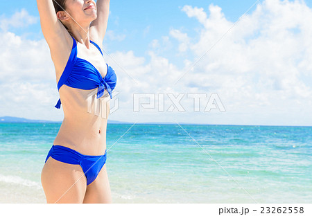 水着の女性 水着の女性 23262558