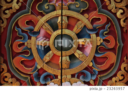 ブータンの門塀レリーフ ブータンの門塀レリーフ 23263957