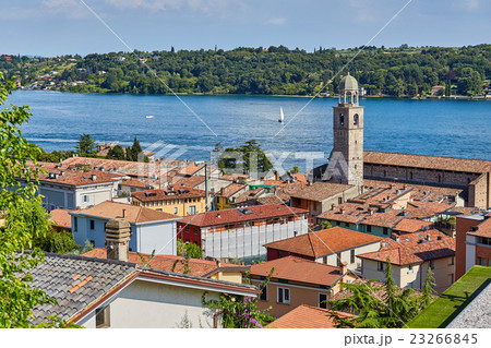 Roof with red tile houses and scenery on Lake 23266845