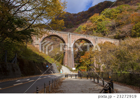 碓氷峠 アプトの道 　めがね橋 23272919