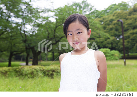 少女小学生 5,350点の小学生 日本人 少女のストックフォト - Getty Images