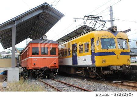 一畑電鉄デハニ52と旧南海3000型　出雲大社前駅 23282307