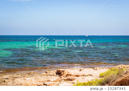 Sailboats floating in sea on horizon, Torrevieja Sailboats floating in sea on horizon, Torrevieja 23287341