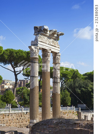 Italy. Rome. Ruins of an antique temple of Venus.. 23288063