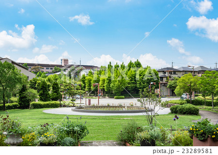 住宅街の公園 23289581
