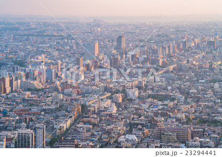 東京都心の住宅街の夕景 東京都心の住宅街の夕景 23294441