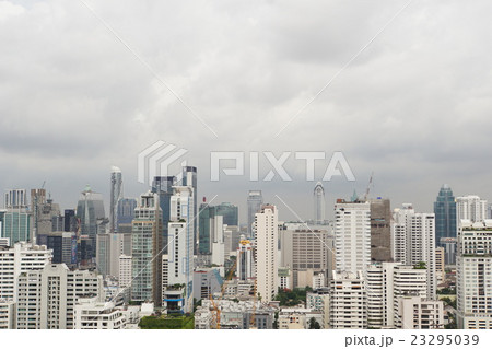 Buildings in Bangkok（バンコクのビル群） 23295039