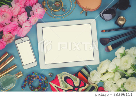 styled feminine desktop 23296111