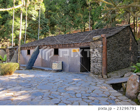 台湾　日月潭エリア　九族文化村　原住民族の家屋 23296791