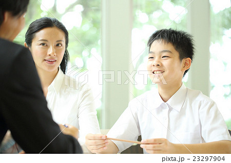 中学生の三者面談 中学生の三者面談 23297904