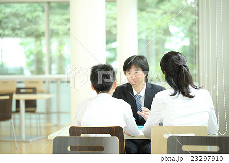 中学生の三者面談 中学生の三者面談 23297910