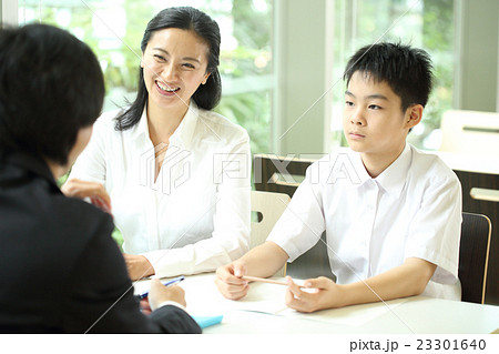 中学生の三者面談 中学生の三者面談 23301640