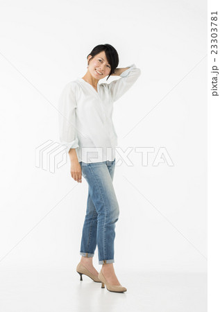 40代女性 23303781