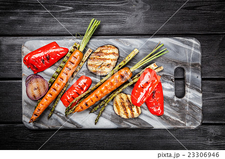 Assortment of grilled vegetables 23306946