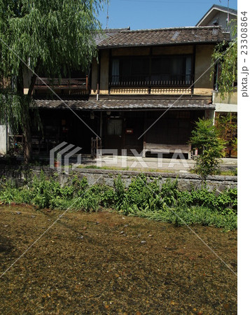京都白川と町屋 23308864