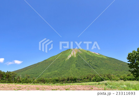 大山放牧場から望む大山 大山放牧場から望む大山 23311693