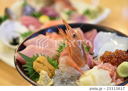 豪華海鮮丼 23313617