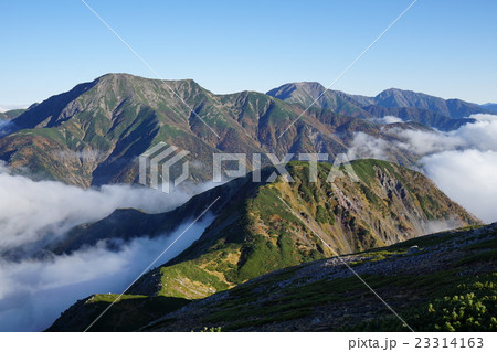 上河内岳から見た赤石岳・聖岳・悪沢岳 23314163
